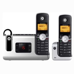 Motorola DECT 6.0 Cordless Phone with 2 Handsets, Digital Answering System and DECT 6.0 Headset L903